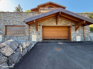 Loue box garage 15 m2 à 500 m centre village Le Grand-Bornand