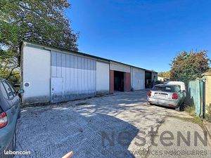 Local 376 m² CARCES