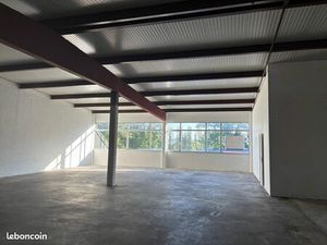 Local commercial à louer - 360 m2 - Zone Artisanale d’Aléry