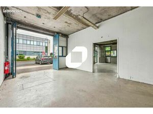 Local d'activité 1 115 m²