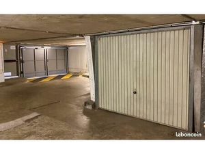 Parking-Garage Box fermé 12 5 m2