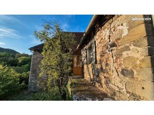 Maison ancienne pierre 81m2 habitables et beaux volumes annexes