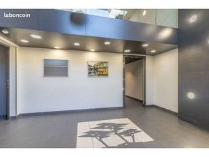 Appartement T3 RDC dans résidence fermé + 2 places de parking