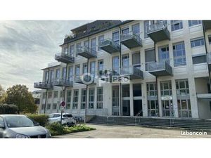 Local d'activité 1 500 m²