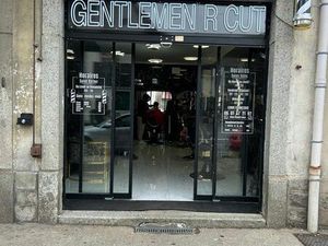 Mur commercial avenue des vallées coiffeur barber