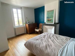 Maison avec jardin en plein centre de Briatexte