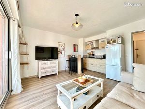 Cavalaire - centre ville - avenue des allies - 2p meuble longue duree- terrasse sud- parki