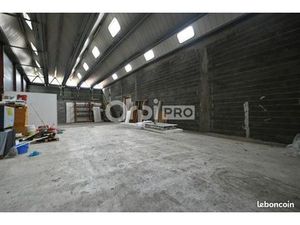 Local d'activité 1 100 m²