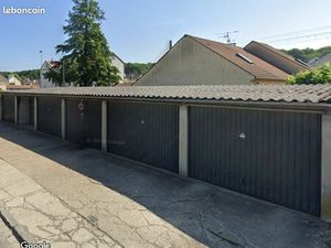 Garage fermé / Gare de Champagne sur Seine