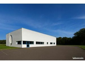 Local 900 m² Saint-Évarzec