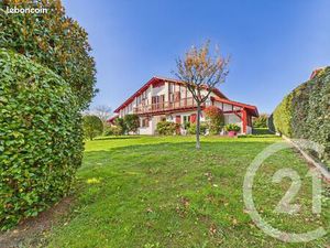 Maison 9 pièces 206 m²