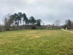 Terrain 2 500 m² Maurens