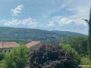 Grande maison à rénover au calme avec vue