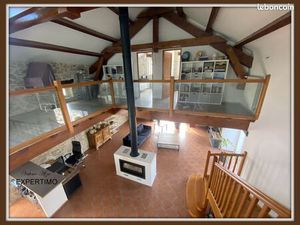 Maison 8 pièces 318 m²