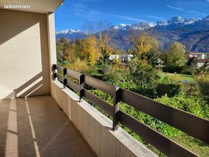 22P+C Montbonnot  avec garage et cuisine équipée