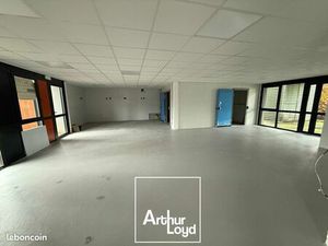 Local commercial 174 m²