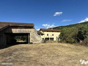 Maison 15 pièces 831 m²