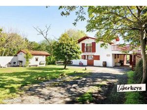 Villa 10 pièces 220 m²