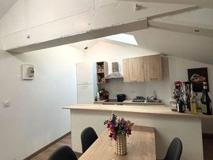 Beau T2 rénové place de la paix