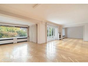 Maison 7 pièces 250 m²