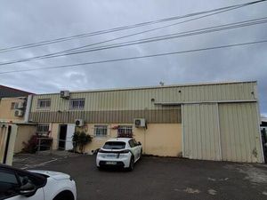 Local industriel 295 m²