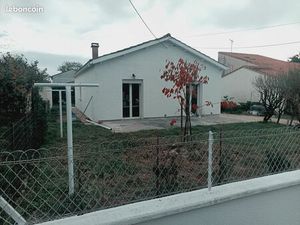 Maison F4  3 chambres  renovée  avec terrain et jardin  plein pied  isolation par l'exteri