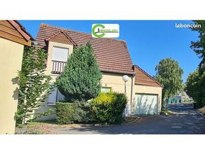 Maison individuelle LA FERTE BERNARD proche école  services et commerces  immédiatement ha