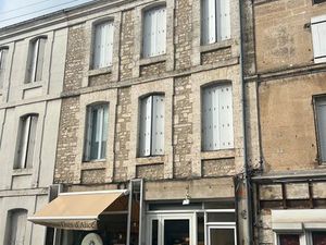 Immeuble à usage commercial – Centre-ville de Ruelle-sur-Touvre