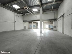 Local d'activité 558 m²