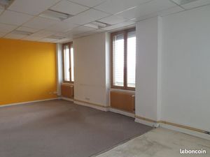 Local bureaux 164 m²