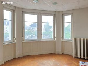 Local commercial 136 m²