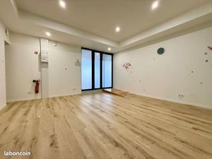 Local commercial 36 m² AUZEVILLE-TOLOSANE