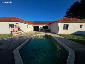 Maison familiale 4 chambres + studio + garage + piscine à Lagarde