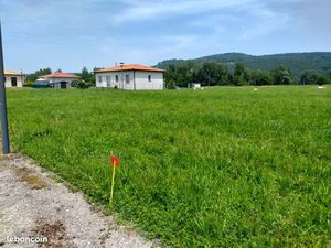 « terrain constructible avec permis de construire accorde»