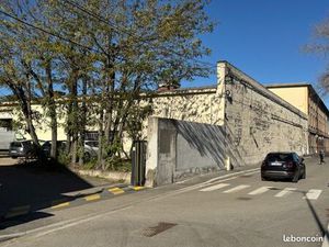 Local commercial 205 m²