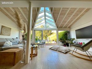 Maison - 5 pièces - 153m2 - Centre Village