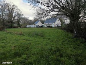 Terrain constructible de 2200 m² et attenant un terrain agricole de 2200 m²