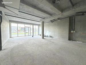 Local commercial 111 m²