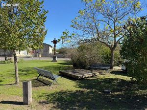 Bien atypique maison en pierre surface habitable 168m2 avec 165m2 de terrain