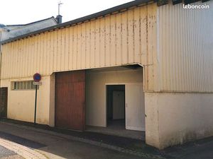 Local 93 m² COURVILLE SUR EURE