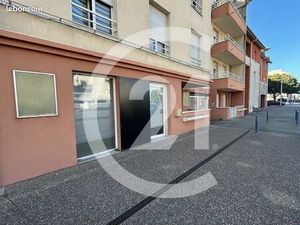 Boutique 51 m² PORTES LES VALENCE