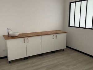 Locaux commerciaux sur axe passant