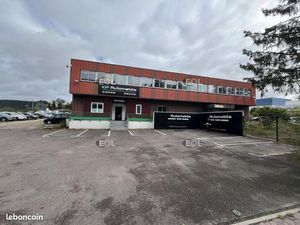 Local d'activité 1 691 m²