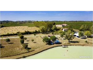 A 40' de Bordeaux Centre- Complexe éco-touristique avec maison d'habitation  gîtes et lac 