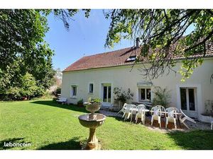 Maison rénovée avec dépendances en parfait état