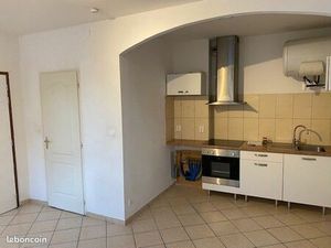 Studio lumineux à louer – 25 m² – Centre historique de Chabeuil