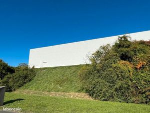 Local commercial 2 024 m²