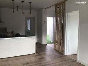 Maison deux chambres plein centre ruelle