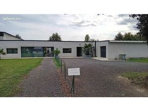 Entrepot artisanal et commercial proche tarbes