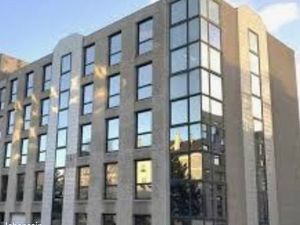 Bureau 40m2 – Espace Lumière  Chatou (3e étage)